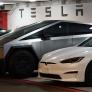 Un cliente va a comprar un Tesla y le dan el coche que llevaba meses parado tras retirarse del mercado por un problema