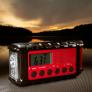 Esta es la radio de emergencia que arrasa en Amazon tras el apagón: con carga solar y por menos de 40 euros