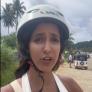 Una española se queda alucinada con lo que encuentra al dejar su moto en la calle en Filipinas