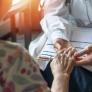Una mujer con olfato superdesarrollado permite a los médicos descubrir un nuevo síntoma en la piel del Parkinson