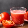 Bebieron zumo de tomate todos los días durante 8 semanas y lo que pasó es literalmente digno de estudio