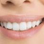 Adiós al sarro y a la placa dental: el producto superventas de Amazon que deja tus dientes como nuevos