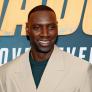 Acusan al actor Omar Sy de haber amenazado a un agente de un tren por el bozal de su perro