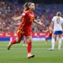 Claudia Pina mete a España en la Final Four de la Liga de Naciones tras imponerse a Inglaterra con un doblete suyo