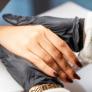 Alarma entre los dermatólogos por la manicura de moda que genera uñas podridas, hongos e infecciones