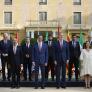 El frío saludo de Ayuso a Illa y Sánchez protagoniza la foto de familia de la Conferencia de Presidentes