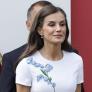 Letizia tira del armario de verano para el desfile de las Fuerzas Armadas y vuelve a lucir este Carolina Herrera