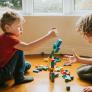 Algunos hermanos dejan de hablarse de adultos y los psicólogos apuntan a la gran guerra silenciosa durante la infancia como causa