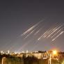 Irán lanza una nueva oleada de proyectiles sobre Israel, que anuncia bombardeos en Teherán