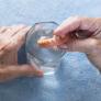Los científicos descubren una gran conexión entre las dentaduras postizas y la salud mental de personas mayores