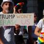 Nuevo revés para Trump: una jueza federal bloquea la orden que obliga a todas las personas a identificar su género en EEUU