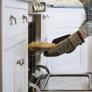 La mujer hornea un pastel para un sintecho todas las mañanas y seis años después doce marines llaman a la puerta
