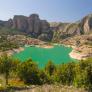 El embalse más pequeño de España está en Huesca y maravilla por su gran belleza en pleno parque natural