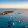La extraña isla privada en la costa de este país de Europa que pertenece a un conductor de autobús jubilado