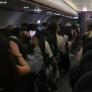Enseña cómo fue su vuelo de Londres a Ibiza y la falta de civismo de los pasajeros es para quedarse de piedra