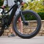 Este ciclista es el hombre más odiado por los conductores y gana 63.000 euros por ello