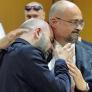 Roberto Saviano logra la condena de los mafiosos que lo amenazaron de muerte en sus inicios y rompe a llorar en el juicio