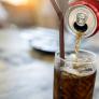 Pide una Coca-Cola en un bar de Galicia y se ve obligado a enseñar lo que trae el camarero: "Madre mía"