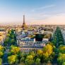 Saca los billetes de avión para París, se equivoca en una letra y ojo al lugar donde acaba yendo