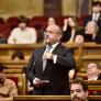 Monumental repaso de Alejandro Fernández (PP) a Vox tras el espectáculo vivido en el Parlament de Cataluña
