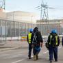 Un trabajador entra en la central nuclear para un control y al salir tiene una anomalía a la altura del cuello