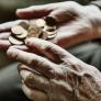 Con la llegada de los nuevos vecinos, una pareja de jubilados debe vivir "cinco años de miseria y sin sol"