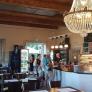 Un fenómeno generalizado entre los clientes de los restaurantes hace llorar a los trabajadores de verano y el propietario pasa a la acción