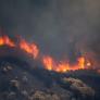Cuatro militares de la UME resultan heridos en el incendio de Yeres, en León