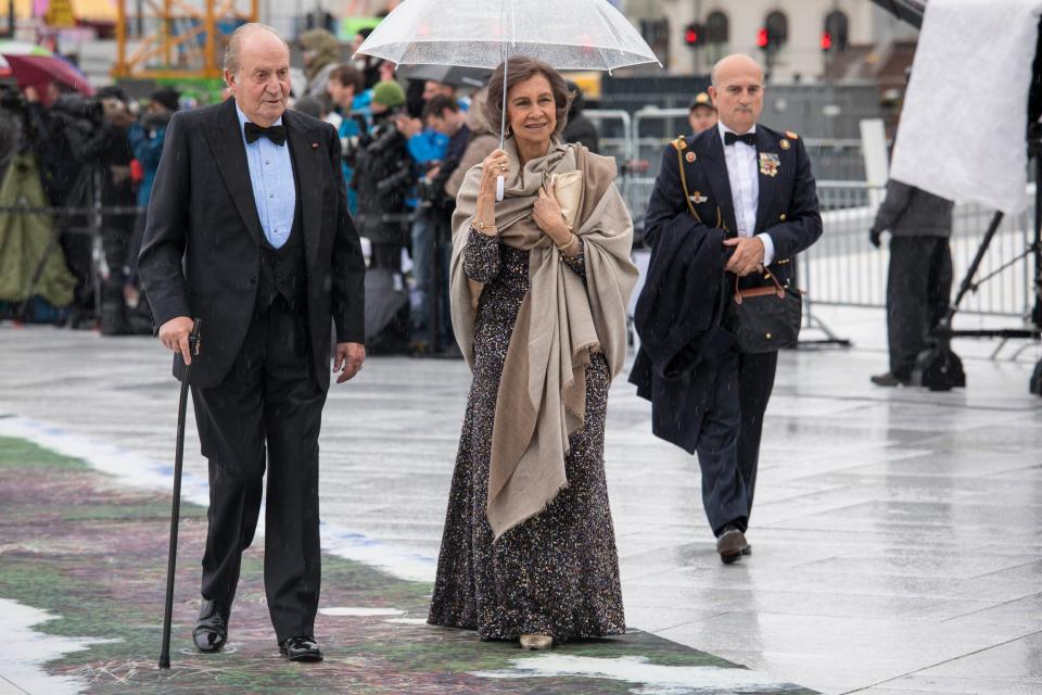 A sus 86 años, aseguran que el rey emérito vive en pareja con esta mujer en Abu Dabi 3 Merca2.es Las verdades ocultas del matrimonio real: infidelidades y decisiones controversiales