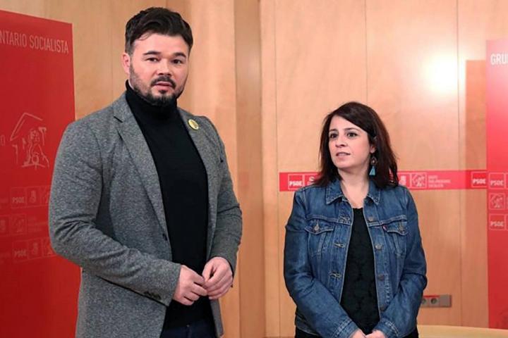 La portavoz socialista en el Congreso, Adriana Lastra, y el portavoz de ERC, Gabriel Rufián.