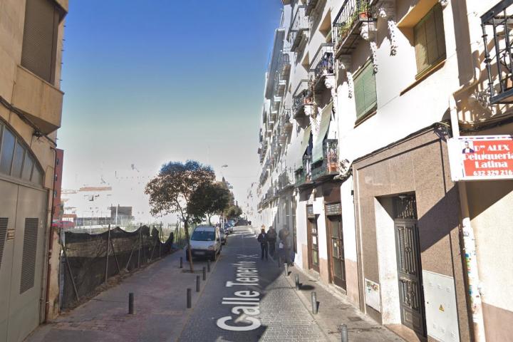 La calle Tenerife de Madrid, donde se ha encontrado el cuerpo.