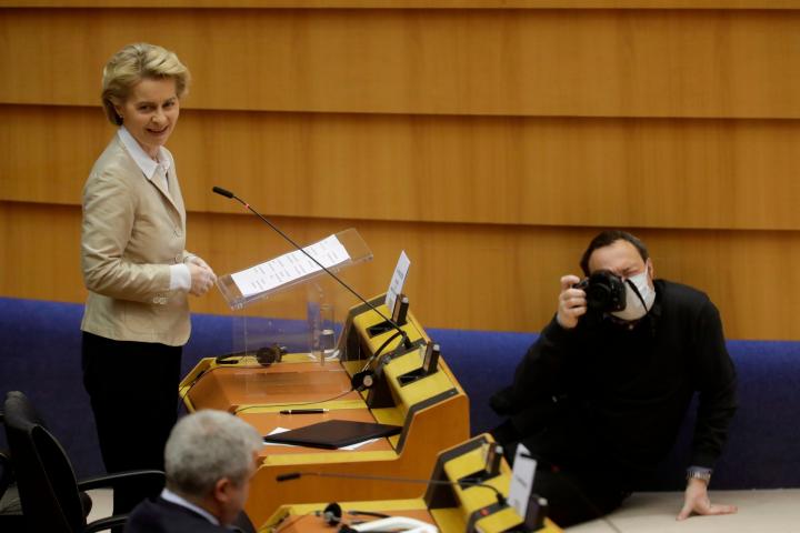 Von der Leyen: la UE debe una disculpa a Italia por tardar en reaccionar