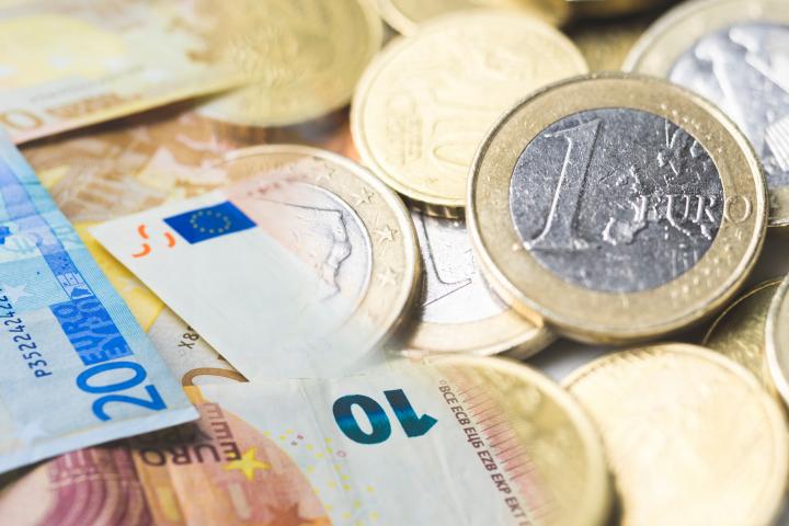 Monedas y billetes de Euro, la moneda de Europa.