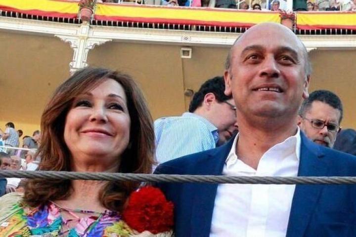 La periodista Ana Rosa Quintana y su marido, Juan Muñoz en una imagen de archivo.