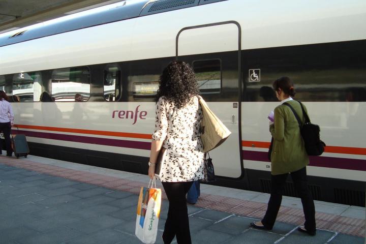 Tren Avant en la estación de Segovia.
