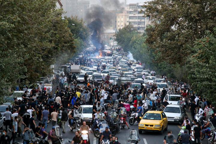 Decenas de personas en Teherán.