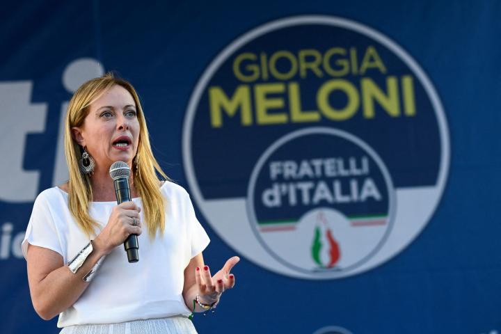 Giorgia Meloni, líder de Hermanos de Italia, durante un mitin de campaña en la plaza del Duomo de Milán, el pasado 11 de septiembre. 