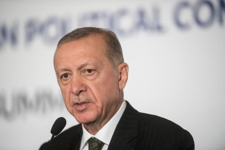Erdogan acude a al reunión de la Comunidad Política Europea en Praga.