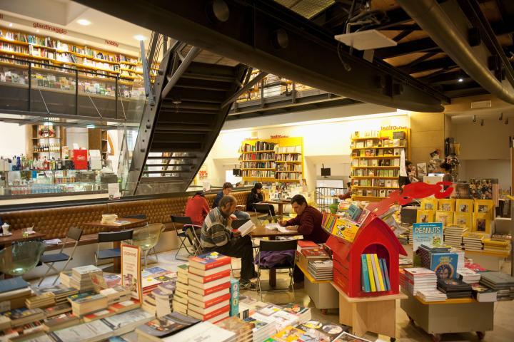 Las librerías sacarán mañana a los escaparates la obra del nuevo Nobel de Literatura