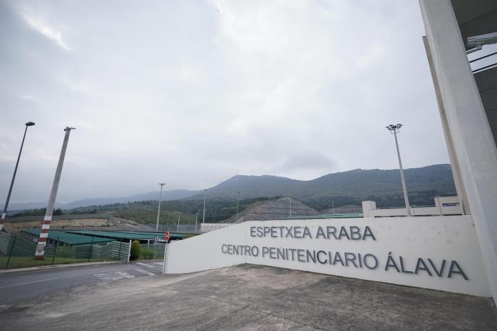 Entrada del centro penitenciario de Zaballa, en Álava