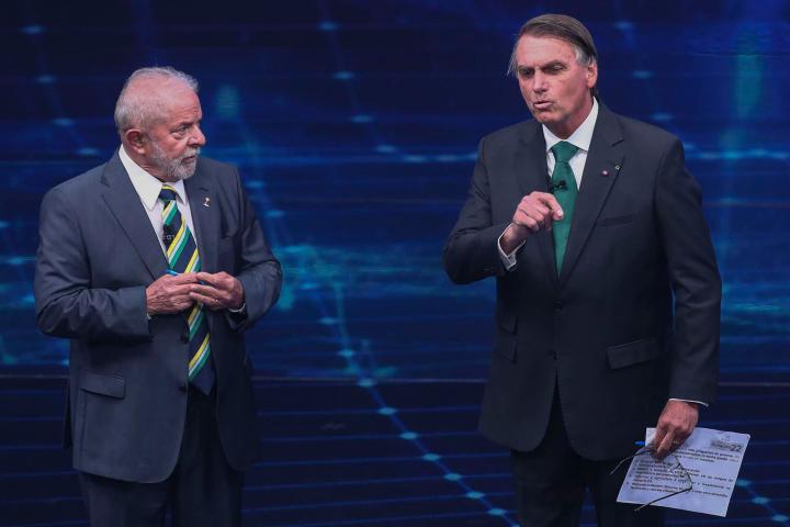 Lula da Silva  y s  Jair Bolsonaro en el primer debate de la segunda vuelta en Brasil