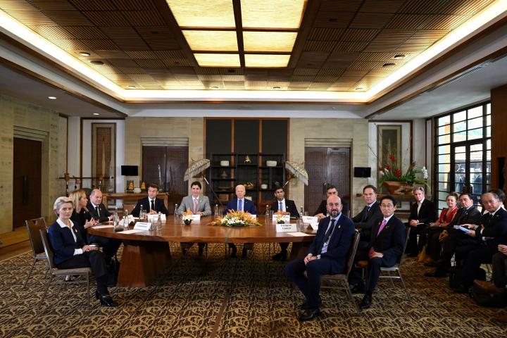 Biden y líderes del G7 se reúnen de urgencia en Bali sobre Polonia
