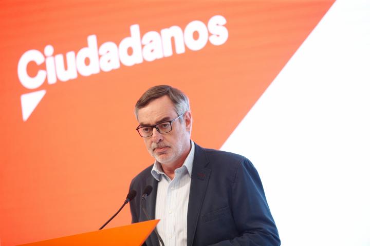 MADRID, SPAIN - JULY 01: The general secretary of Ciudadanos, José Manuel Villegas, is seen giving a press conference after the meeting of Ciudadanos Standing Committee at the headquarters of the party on July 01, 2019 in Madrid, Spain. (Photo ...
