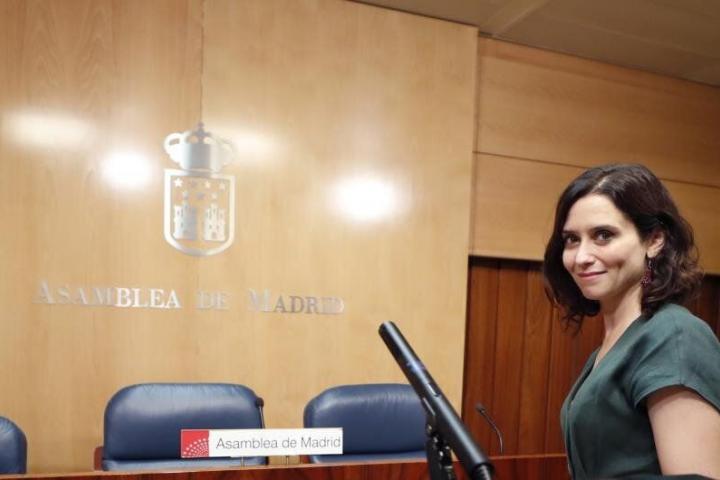 La portavoz del Partido Popular en la Comunidad de Madrid, Isabel Díaz Ayuso, en rueda de prensa, tras la Junta de Portavoces de la XI legislatura en la Asamblea de Madrid. EFE/Javier Lizón.