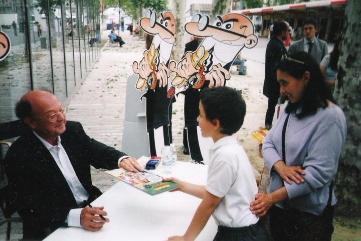 Ibáñez, firmándole un cómic a Gabriel Pérez hace 19 años.
