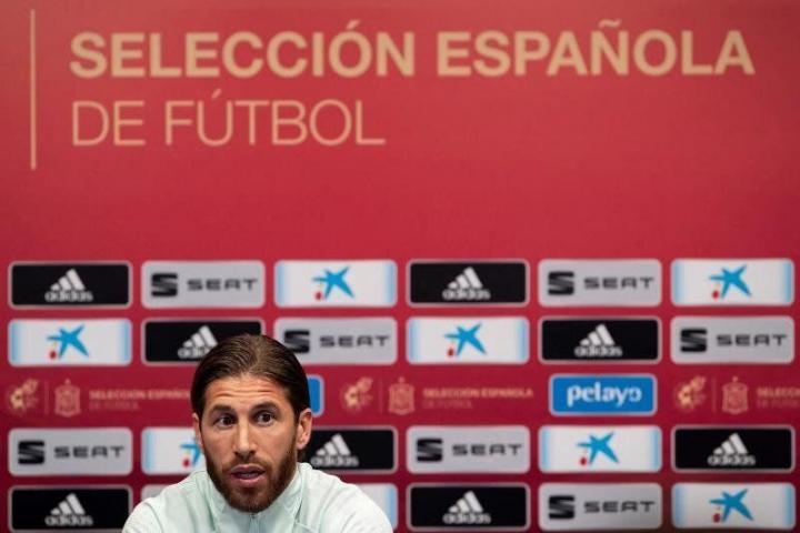El capitán de la selección española de fútbol, Sergio Ramos, este jueves en una rueda de prensa, en Cádiz. 