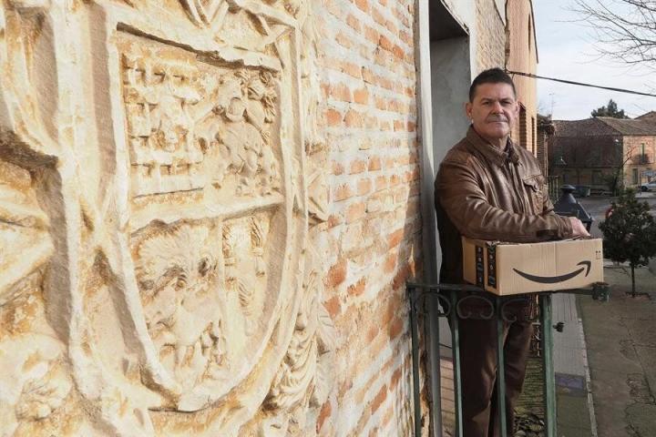 Miguel Ángel Gómez, alcalde de Villafrechós, que prepara un novedoso proyecto para presentar a Bezos, dueño de Amazon y con ascendientes en el pueblo.