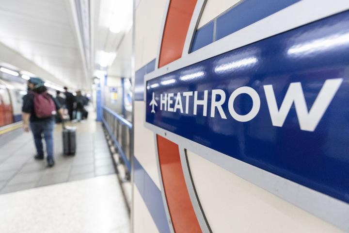 Heathrow detendrá todos los vuelos para respetar el silencio en el entierro  de Isabel II