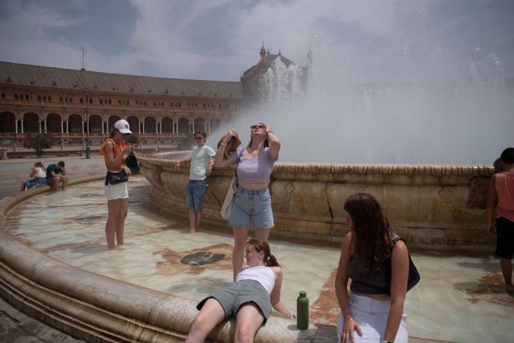 Fuente en la Plaza España de Sevilla.