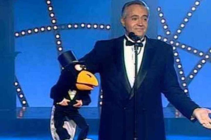 José Luis Moreno y su muñeco Rockefeller (que no Macario).